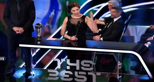 حفل جوائز الفيفا.. الأمريكية لويد أفضل لاعبة في العالم للعام الثاني على التوالي